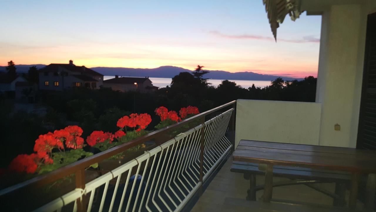 Apartments Sabina I Grapes Malinska Εξωτερικό φωτογραφία